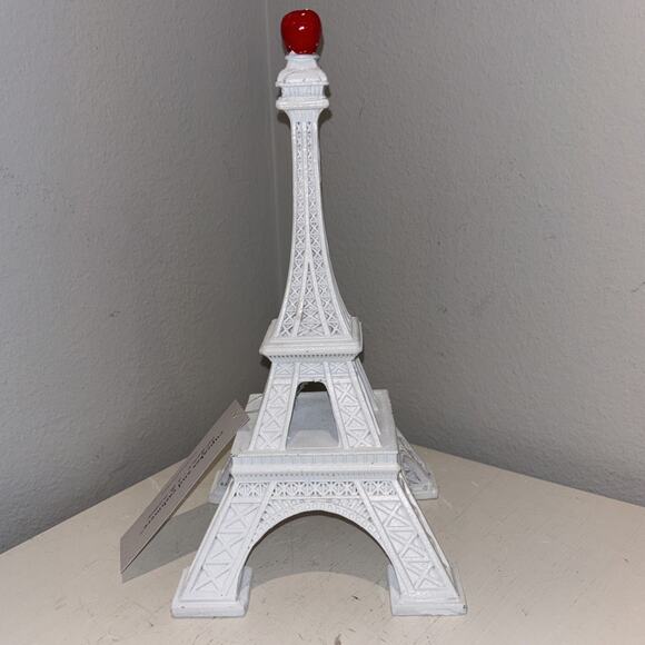 Cupcakes & Cashmere Eiffel Tower White with Red Heart Valentine's Day Statue NEW - Picture 4 of 6